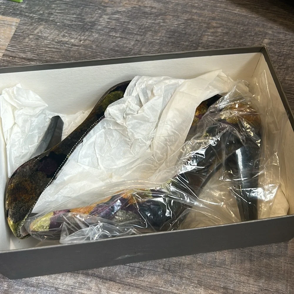 Pollini Italian Floral Heels Size 39 1/2 Floral